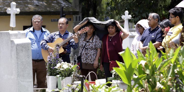 Ayuntamiento de Puebla suspende visitas a panteones del municipio