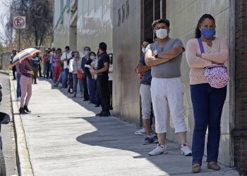 ¿Por qué las personas no mantienen distanciamiento social?