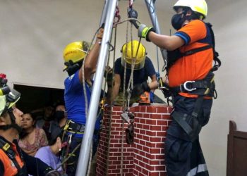 Autoridades de Puebla y San Andrés Cholula rescatan a niño que cayó a un pozo