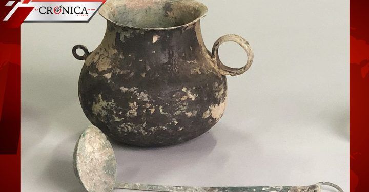 Arqueólogos de China descubren vasija milenaria con extraño líquido en su interior