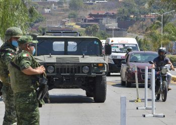 En Tecamachalco catean vivienda y decomisan mercancía robada