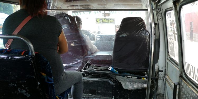 70 unidades de transporte infraccionadas por sobrecupo y 61 vehículos por no respetar el Hoy no Circula