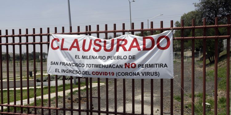 Habitantes de Totimehuacán clausuran de forma simbólica Panteón Municipal
