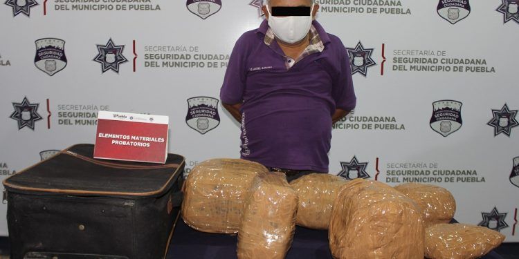 Hombre fue detenido en la CAPU con una maleta llena de marihuana