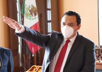Artemio Caballero López rinde protesta como edil suplente de Tehuacán