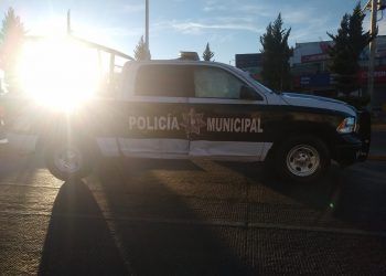 Con camioneta robada impactan patrulla de la SSC y lesionan a dos uniformados 