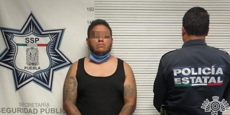 Sujeto roba camión de carga y policías estatales lo capturan en San Pedro Cholula
