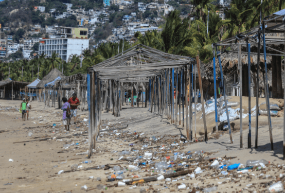 Acapulco, a reventar… pero de basura