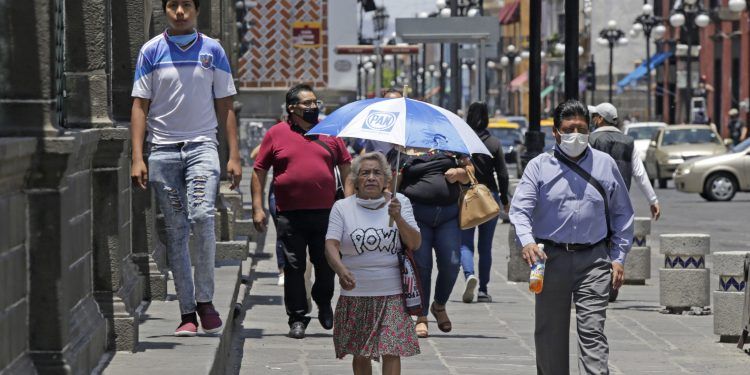Jóvenes en América Latina creen no estar en riesgo de contraer COVID-19: Unicef