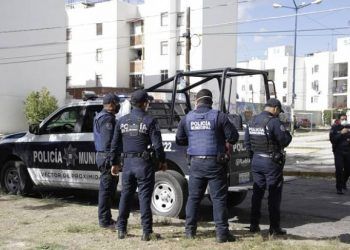 Hombre muere tras ser golpeado y arrojado de un edificio en Bosques de San Sebastián