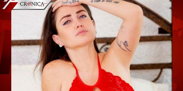 Celia Lora eleva la temperatura con sensual imagen en paños menores