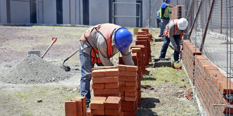 Industria de la construcción regresará a laborar con el 30 por ciento de personal 