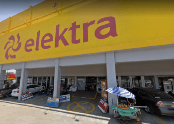 Ladrones se llevan más de 80 celulares tras asaltar Elektra de Amalucan