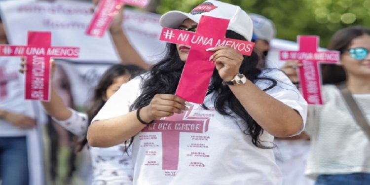 Cada día, 11 mujeres intentan quebrar entorno de violencia