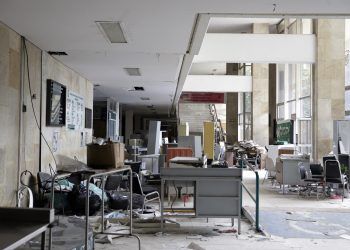 COVID-19 tomó al IMSS con sus obras en el limbo