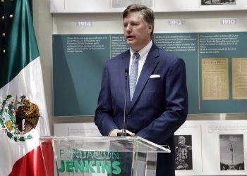 Christopher Landau, embajador de EE.UU en México lamenta muerte de Amy Camacho 