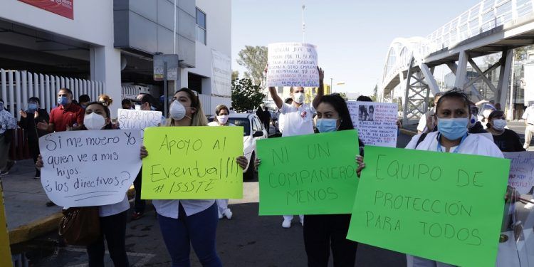 Trabajadores del ISSSTE exigen insumos de protección ante COVID-19