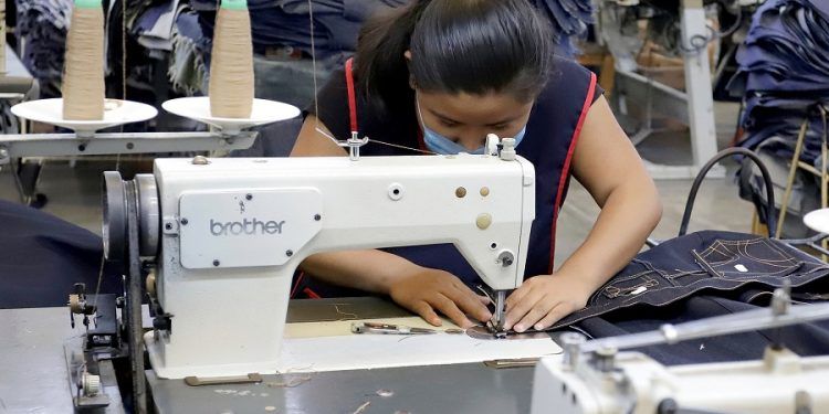 Por Covid-19 valor de industria manufacturera en Puebla cae 76 % 