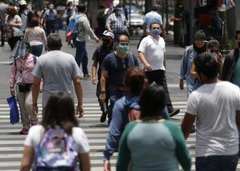 Estiman un millón de personas en las calles durante reapertura de CDMX