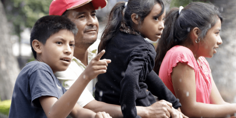 Cuatro de cada 10 hogares poblanos carecen de padre