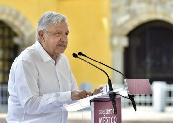 Visitas de AMLO a hospitales habrían solventado insumos