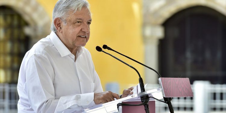 Visitas de AMLO a hospitales habrían solventado insumos