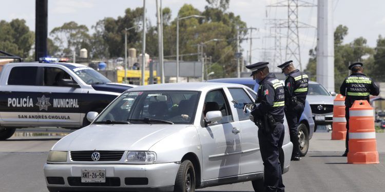 Encuesta: “No Circula”, poco popular entre poblanos con automóvil y sin él