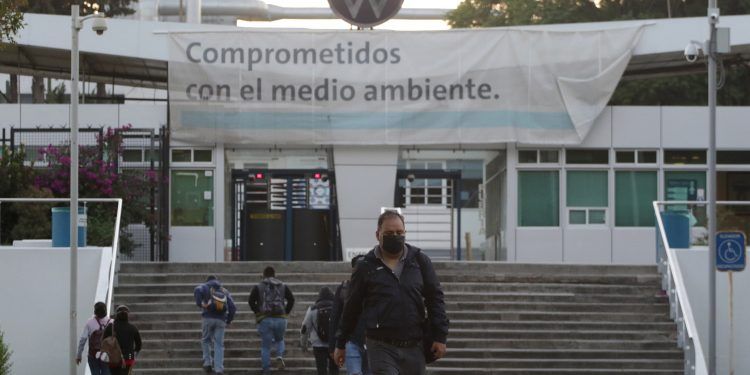 Fallece empleado de Volkswagen Puebla por problemas respiratorios
