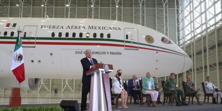 Muestran el «palacio aéreo» al pueblo