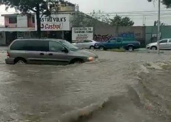 Lluvia causa inundaciones en varios puntos de la Ciudad de Puebla