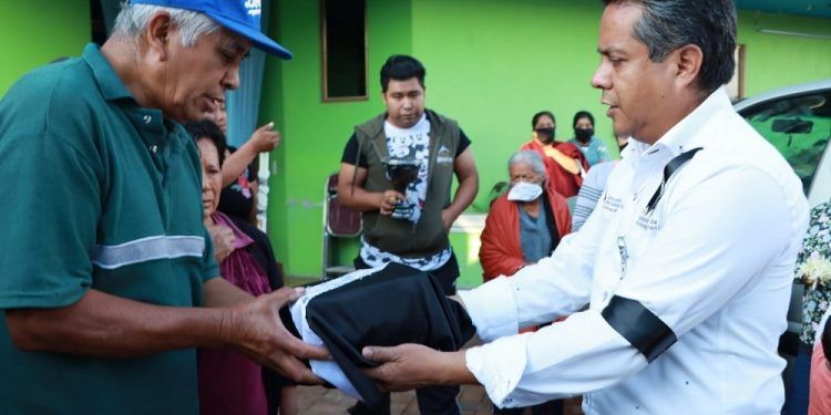 Gobierno de Puebla entrega primeras 28 urnas de migrantes fallecidos por COVID-19 en EU