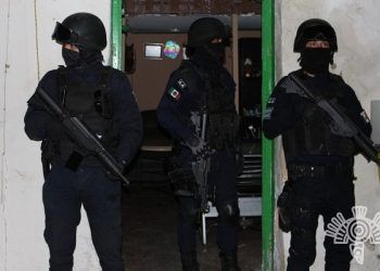 Policía Estatal captura a tres sujetos y encuentra droga en “La otra maldita vecindad” de Puebla