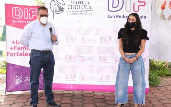 DIF de San Pedro Cholula y la empresa Bachoco entregan 5 toneladas de pollo fresco a pobladores