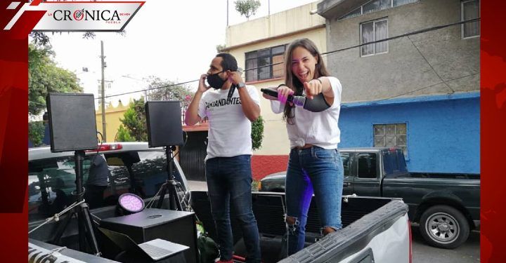 Cantandantes: el dueto que ofrece serenatas gratis afuera de hospitales de CDMX