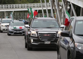 Por cuarta ocasión realizan caravana ANTI-AMLO en calles de Puebla