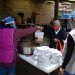 Comedores comunitarios BUAP atienden a más de mil personas diariamente por contingencia 