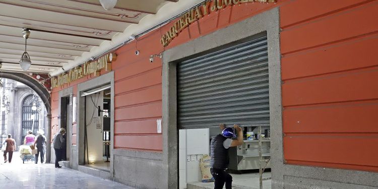 Emergencia sanitaria provoca cierre de mil 500 negocios en Puebla
