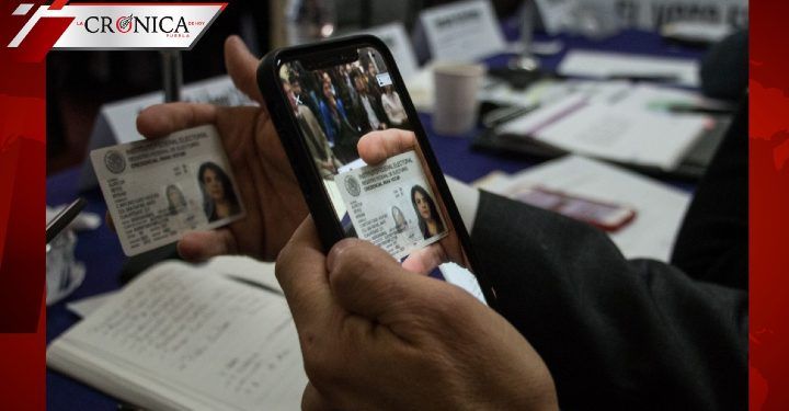 Usuarios de Twitter festejan el 65 aniversario del voto femenino en México