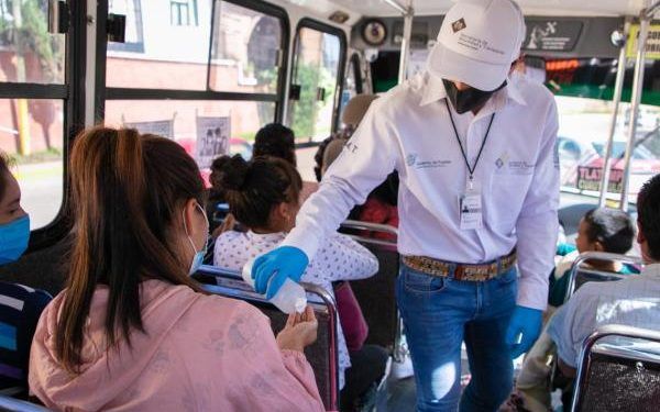 Secretaría de Movilidad supervisa medidas de sanitización en unidades de transporte de Zacatlán