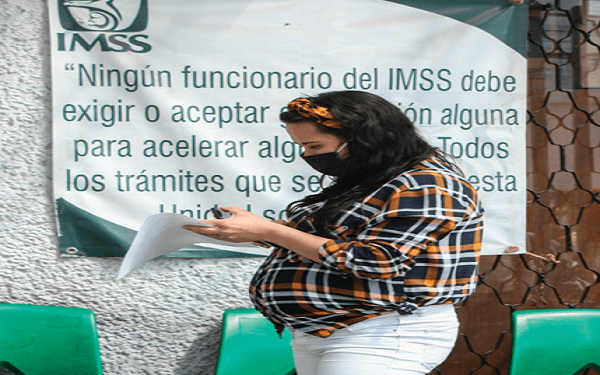 Coronavirus infecta a una embarazada cada día