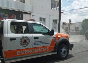 Bomberos y Protección Civil de Puebla atienden incendio en local de electrodomésticos