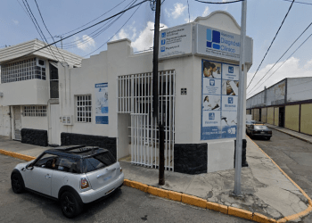 Mujer muere por infarto en laboratorio clínico de Puebla