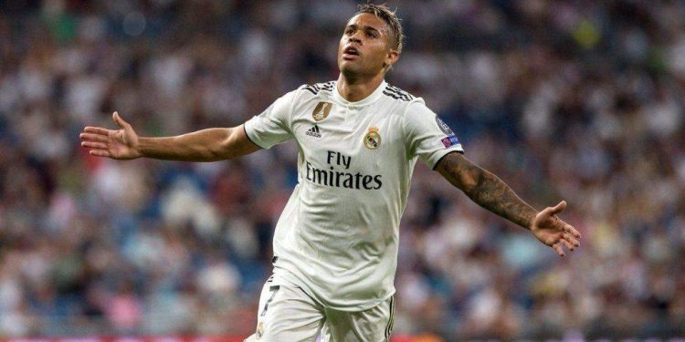 Mariano Díaz, futbolista del Real Madrid, dio positivo a COVID-19