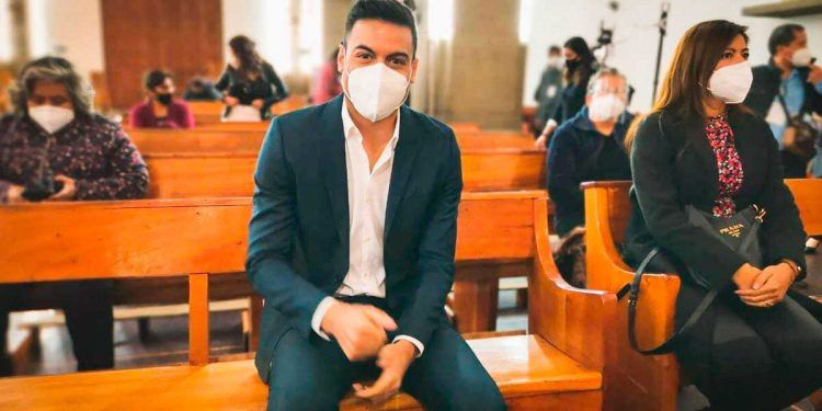 Carlos Rivera canta a la Virgen de la Caridad en Tlaxcala