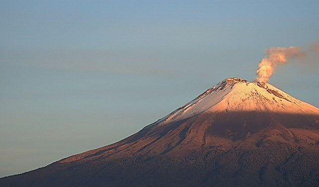 Popocatépetl emite 56 exhalaciones en las últimas 24 horas 