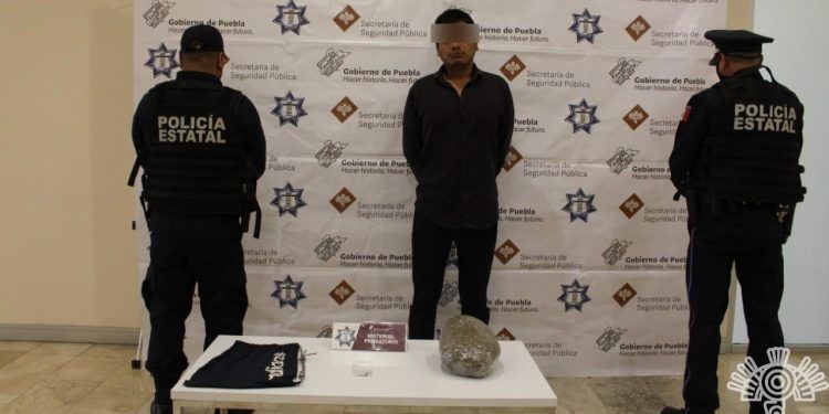 Sujeto en posesión de droga es detenido en San Andrés Cholula