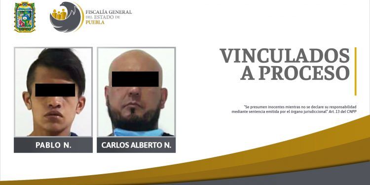 Hallan 50 dosis de droga y detienen a dos sujetos tras cateo en Bosques de San Sebastián