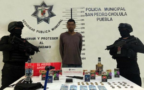 Capturan a presunto asaltante de tiendas de conveniencia en San Pedro Cholula