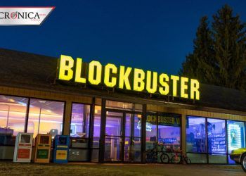 Blockbuster permite a clientes realizar pijamadas en su local gracias a Airbnb