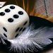 Hombre guarda boleto millonario de lotería y cobra el premio un mes después